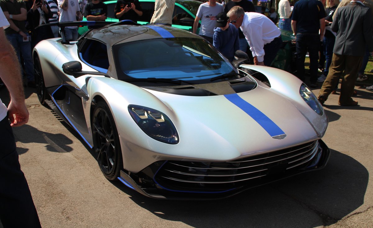 The Aston Martin Valhalla: F1 Technology, Road Legal, 1,000 Horsepower