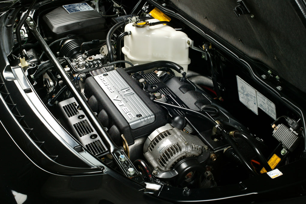 Honda NSX engine bay showing the transversely mounted DOHC VTEC V6