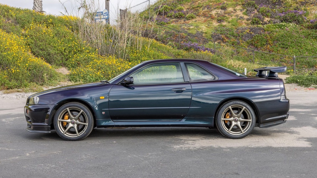 1999 Nissan Skyline GT-R V-Spec in Midnight Purple II