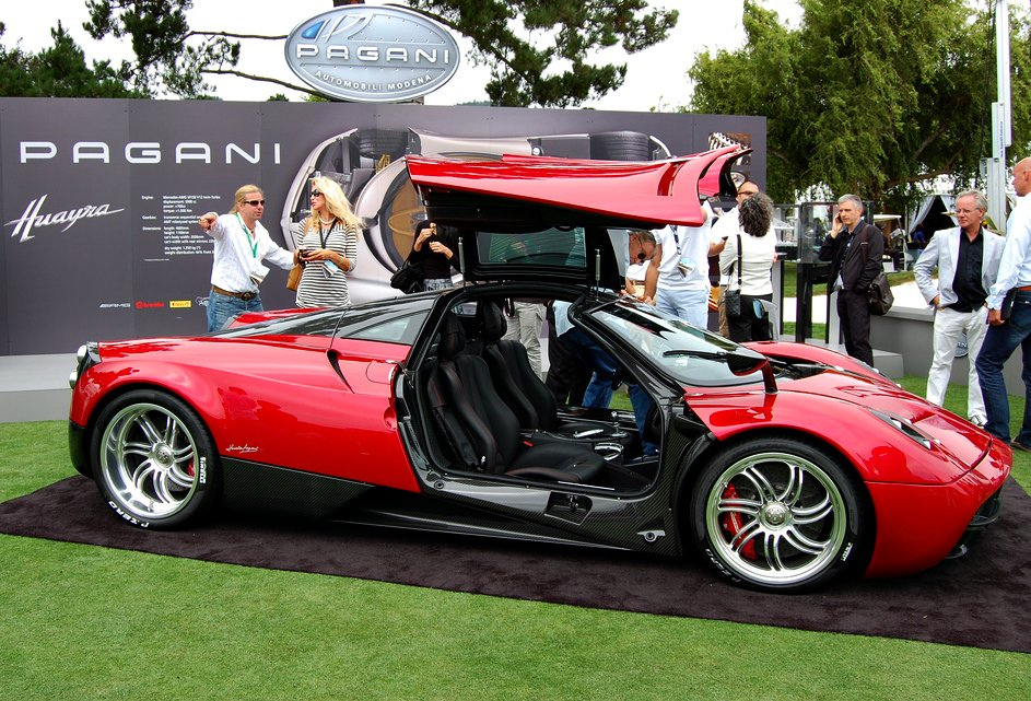 Ferrari SF90 XX Stradale — 860kg of downforce at 200km/h, active aero tuned first for the circuit